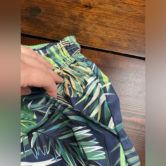 Men’s Size Medium Swim Trunks Board Shorts Not Lined Floral Palm Drawstring - Picture 11 of 11